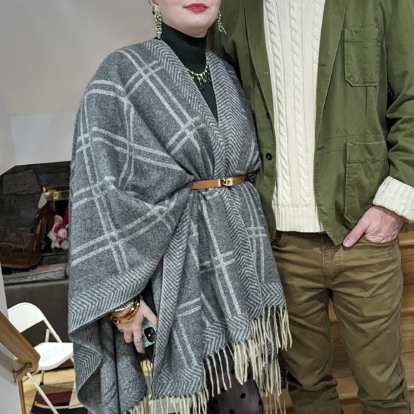 Super soft plaid fringe shawl coverup wrap scarf - Picture 5 of 5